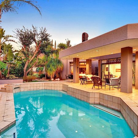Le Petit Fillan Hotell Sandton Exteriör bild