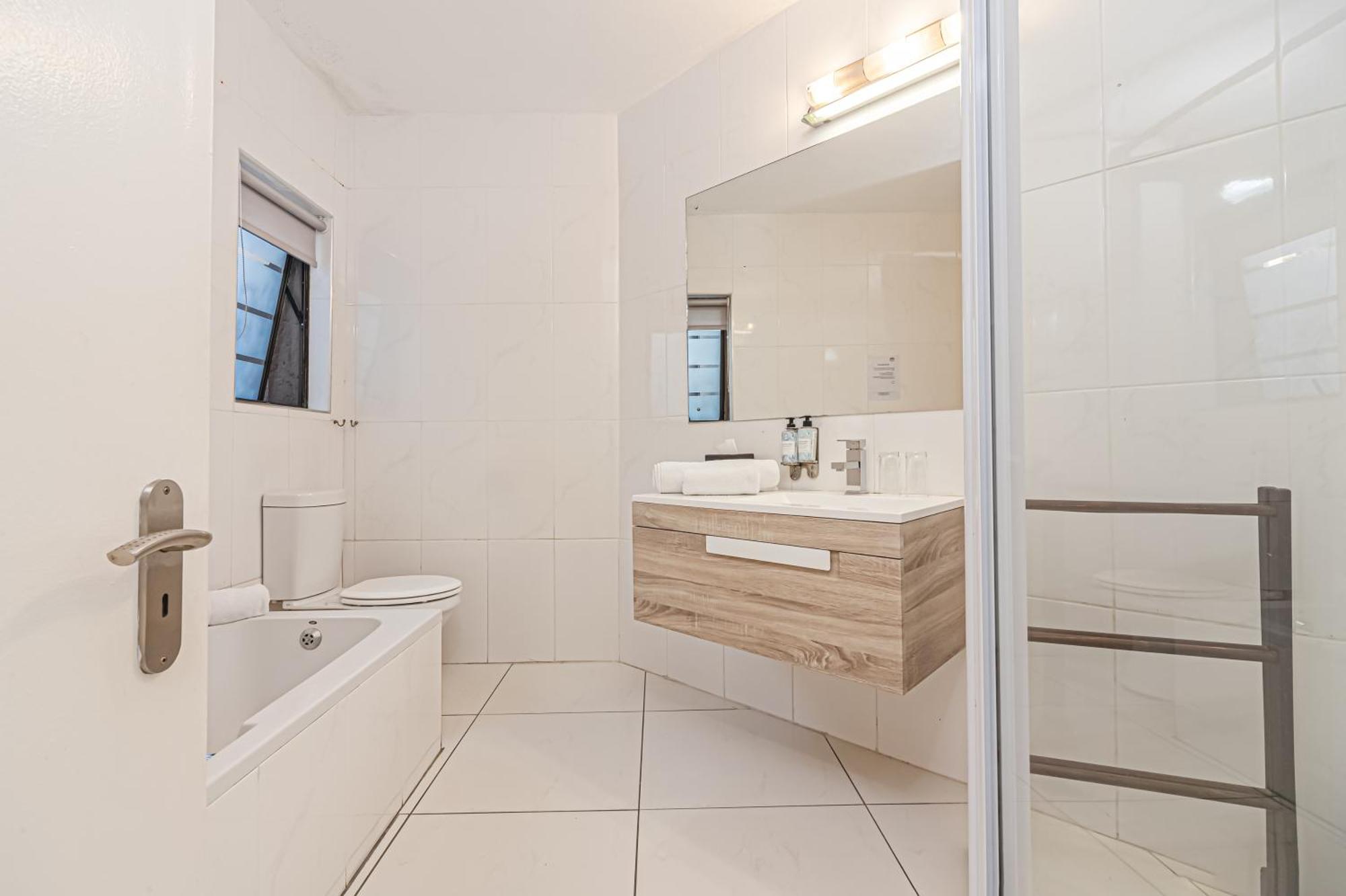 Le Petit Fillan Hotell Sandton Exteriör bild