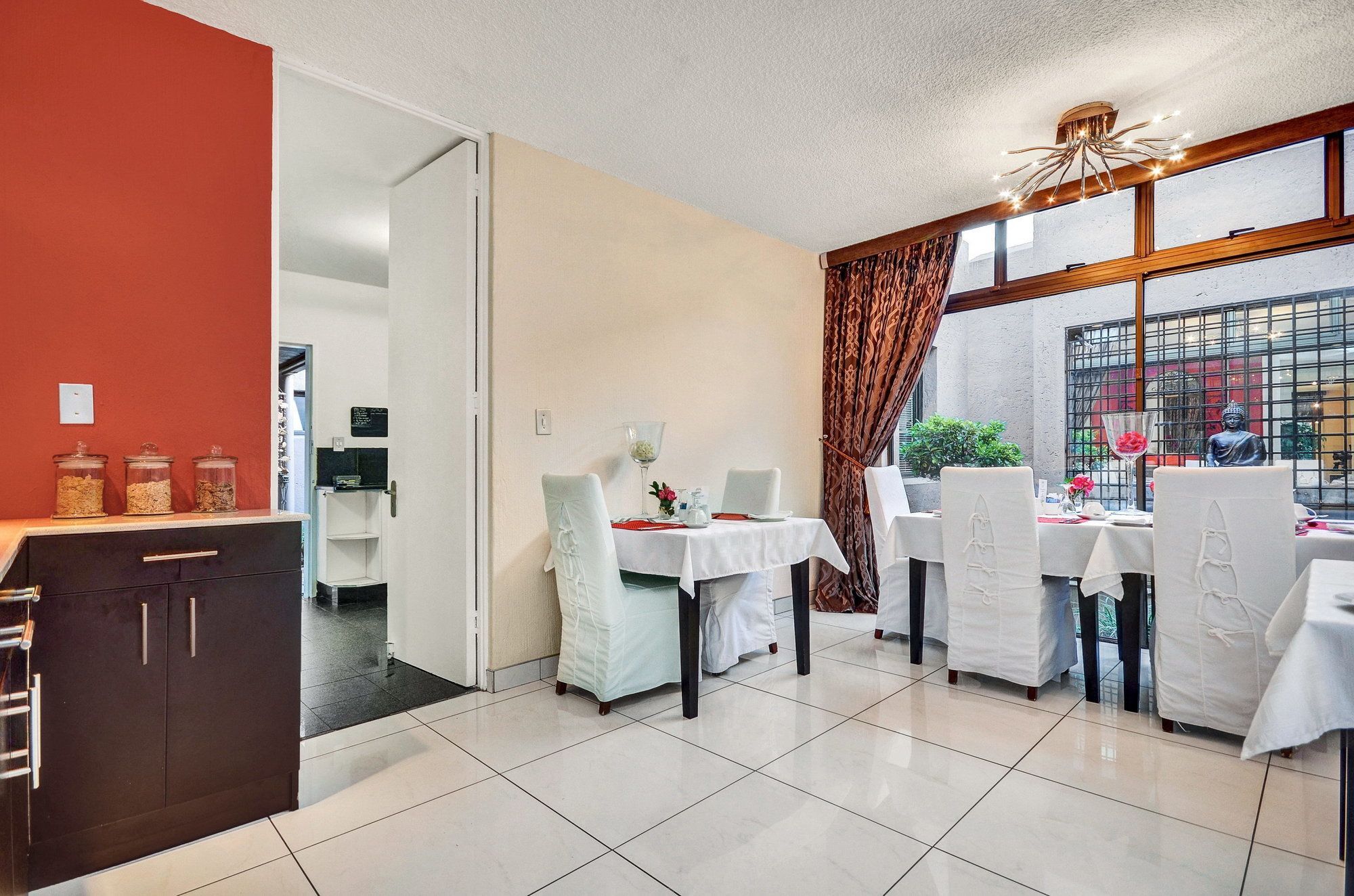 Le Petit Fillan Hotell Sandton Exteriör bild