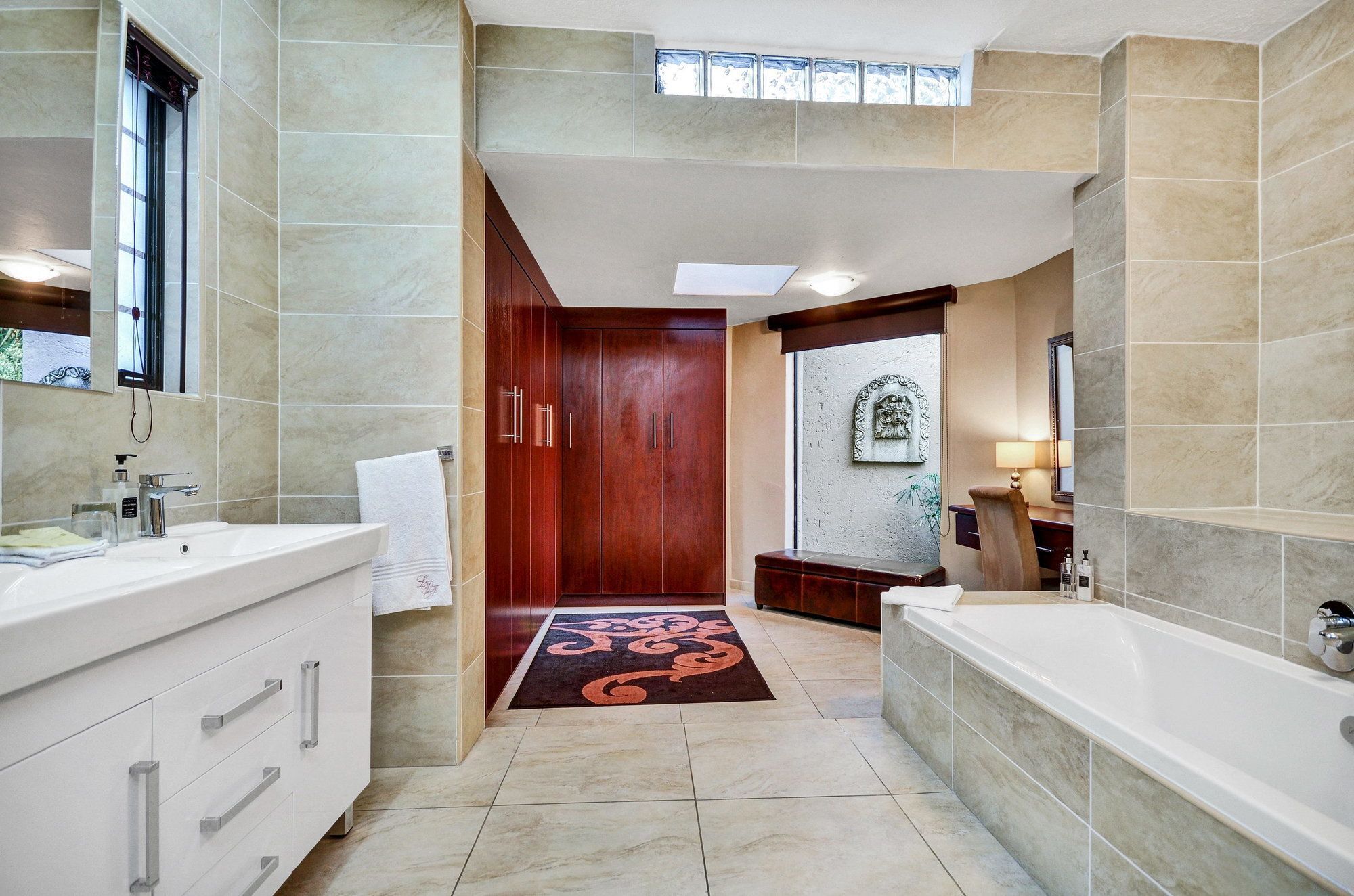 Le Petit Fillan Hotell Sandton Exteriör bild