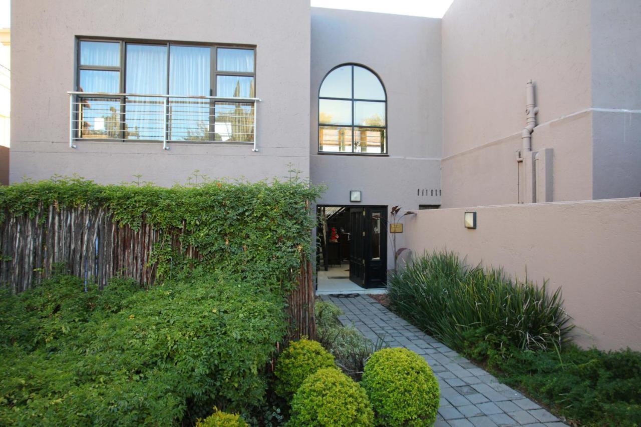 Le Petit Fillan Hotell Sandton Exteriör bild