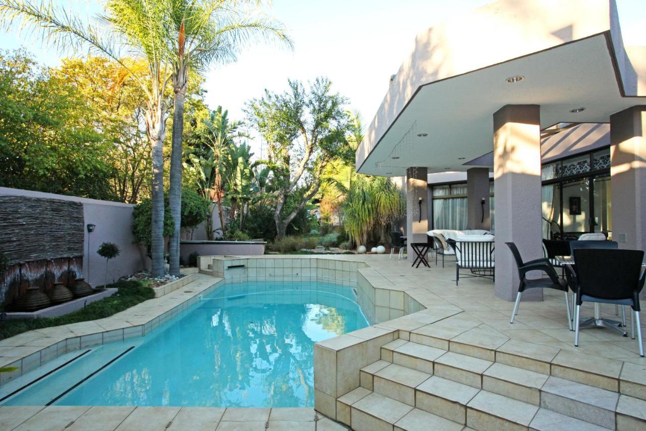 Le Petit Fillan Hotell Sandton Exteriör bild